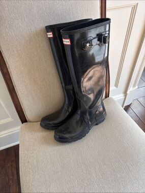 Hunter Black Tall Gloss Rain Boots